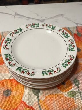 Vintage Gibson Holiday Harmony Dessert Plates